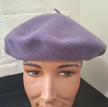 Load image into Gallery viewer, Basque Beret - Parkhurst - Merino Wool - Grape Frost
