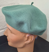 Load image into Gallery viewer, Basque Beret - Parkhurst - Merino Wool - Juniper
