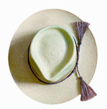 Load image into Gallery viewer, Teardrop Fedora - Cuenca #3 - 8cm Brim - 2 tone Grass Earth
