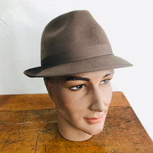 Load image into Gallery viewer, Angus - Trilby - Wool Felt - Brown
