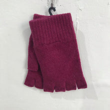Load image into Gallery viewer, Otto &amp; Spike - Fagins - Fingerless Gloves- Australian Lambswool - Rosehip Pink

