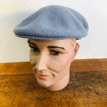 Load image into Gallery viewer, Luton - Cheese Cutter Flat Cap - Wool Felt - Dove Grey
