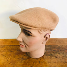 Load image into Gallery viewer, Luton - Cheese Cutter Flat Cap - Wool Felt - Camel
